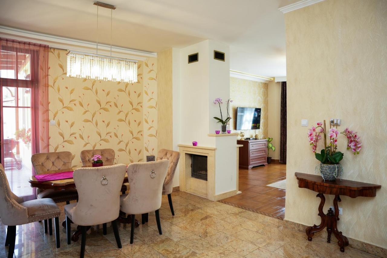 Varkert Deluxe Apartmanhaz Miskolc Exterior foto