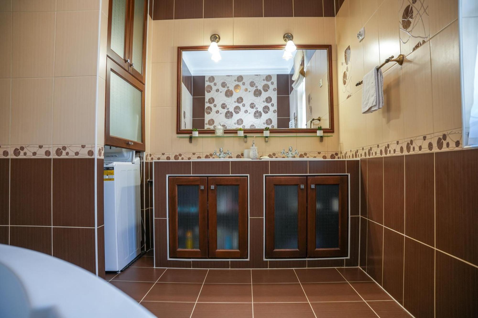 Varkert Deluxe Apartmanhaz Miskolc Exterior foto