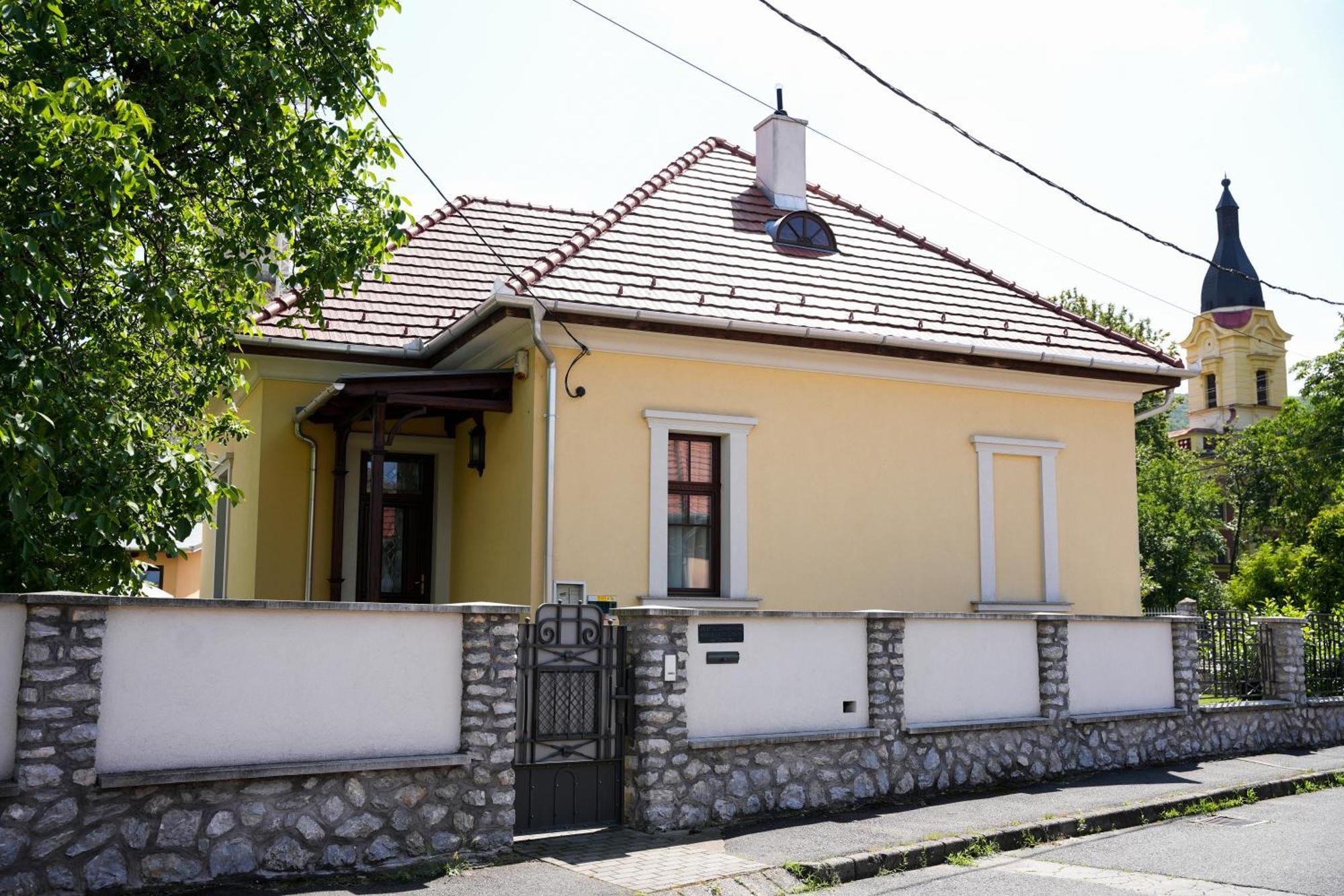 Varkert Deluxe Apartmanhaz Miskolc Exterior foto